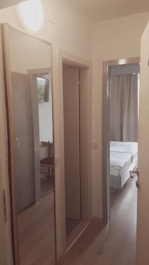 Hotel Boarding House Lucija Kostrena Esterno foto