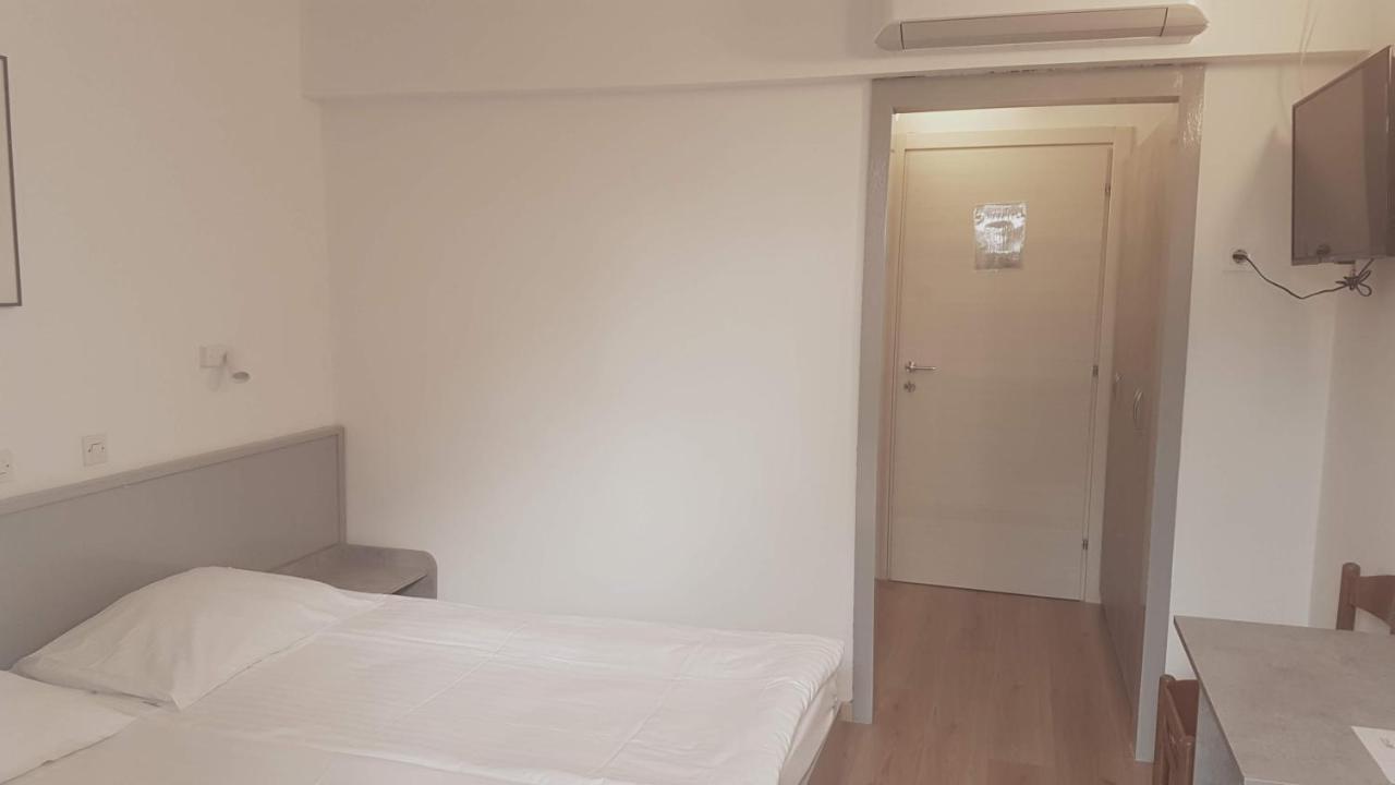 Hotel Boarding House Lucija Kostrena Esterno foto