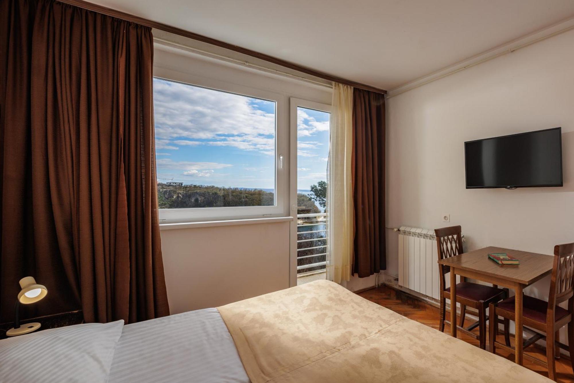 Hotel Boarding House Lucija Kostrena Esterno foto